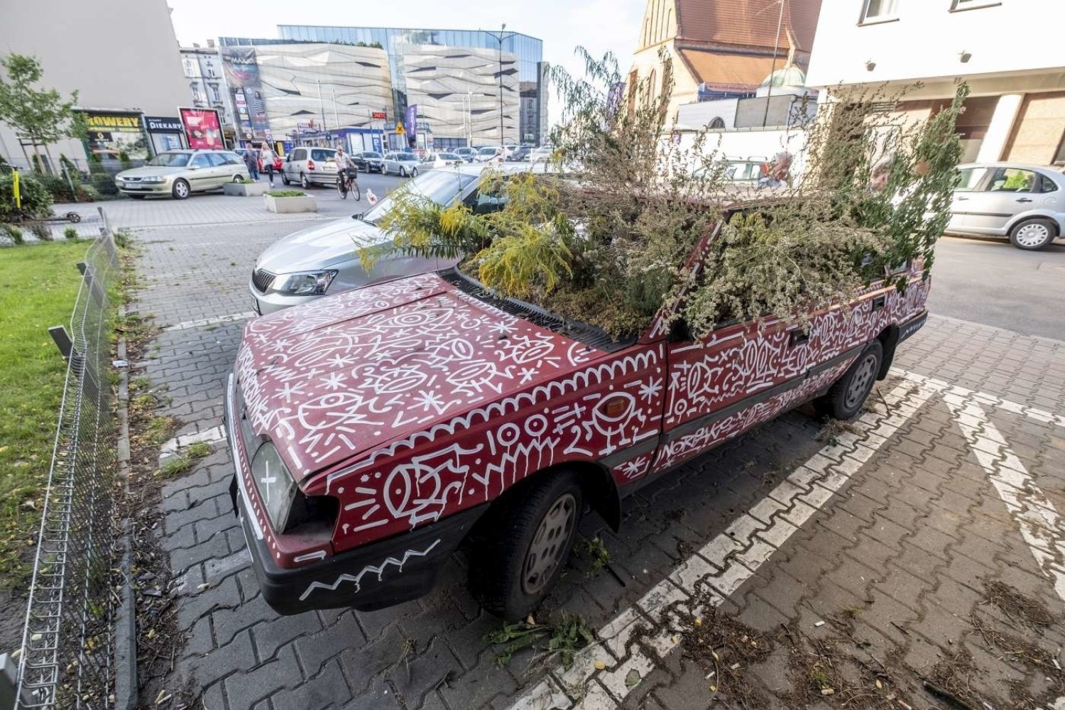 Polonez stał porzucony przy ul