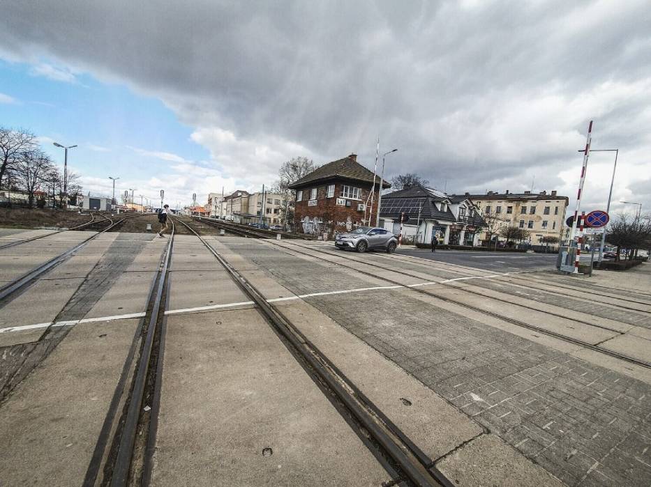 Przejazd kolejowy przy Święciechowskiej w Lesznie jest w fatalnym stanie