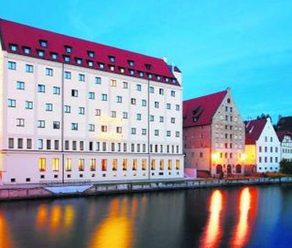 Hotel Qubus zobaczyć można w Gdańsku nad Motławą
