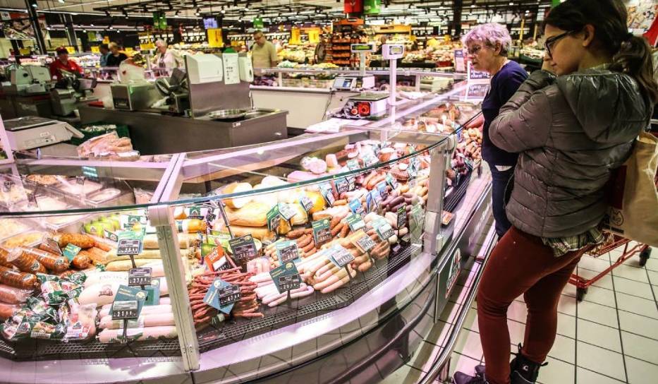 Przeciętne miesięczne wynagrodzenie w sektorze przedsiębiorstw było w lipcu prawie o 100 zł wyższe niż w skali kraju i wyniosło 4591 zł brutto