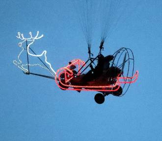 Operacja Santa Klaus Antka Poliwki. Świecący Mikołaj latał nad Legnicą, zdjęcia