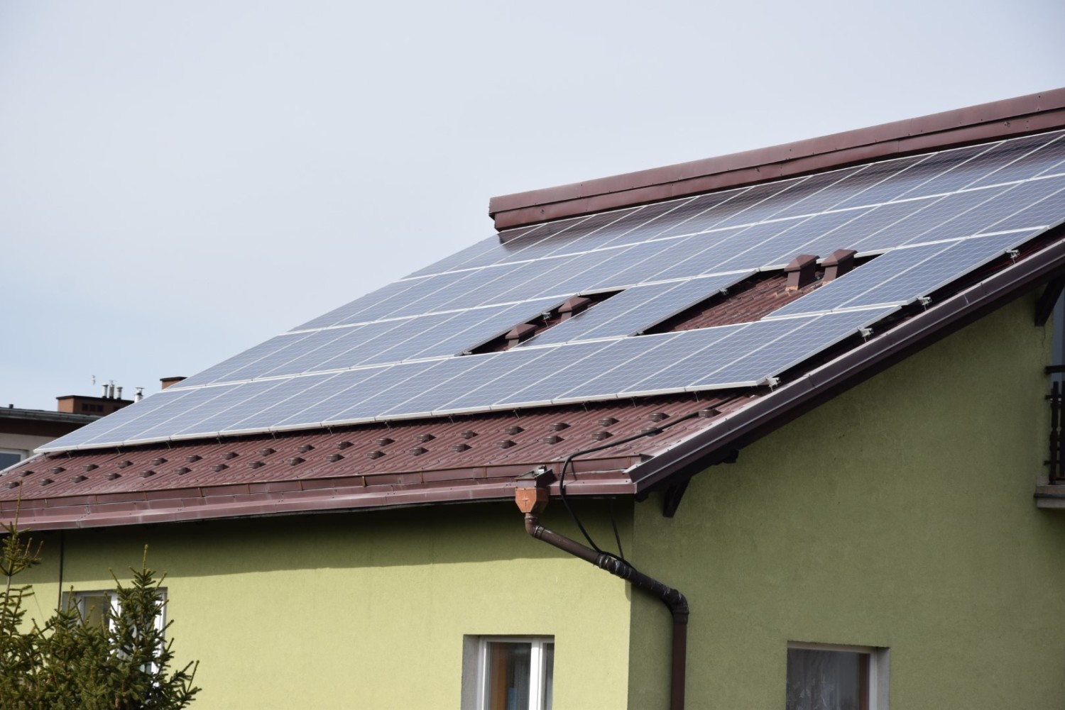 Samorząd gminy przywidz stawia na energię słoneczną. Ogniwa fotowoltaiczne znajdą się na dachach wszystkich budynków gminnych oraz na 250 prywatnych domach