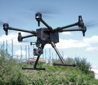 Dron nad Oświęcimiem latał w strefie zakazanej. Policja zatrzymała operatora 