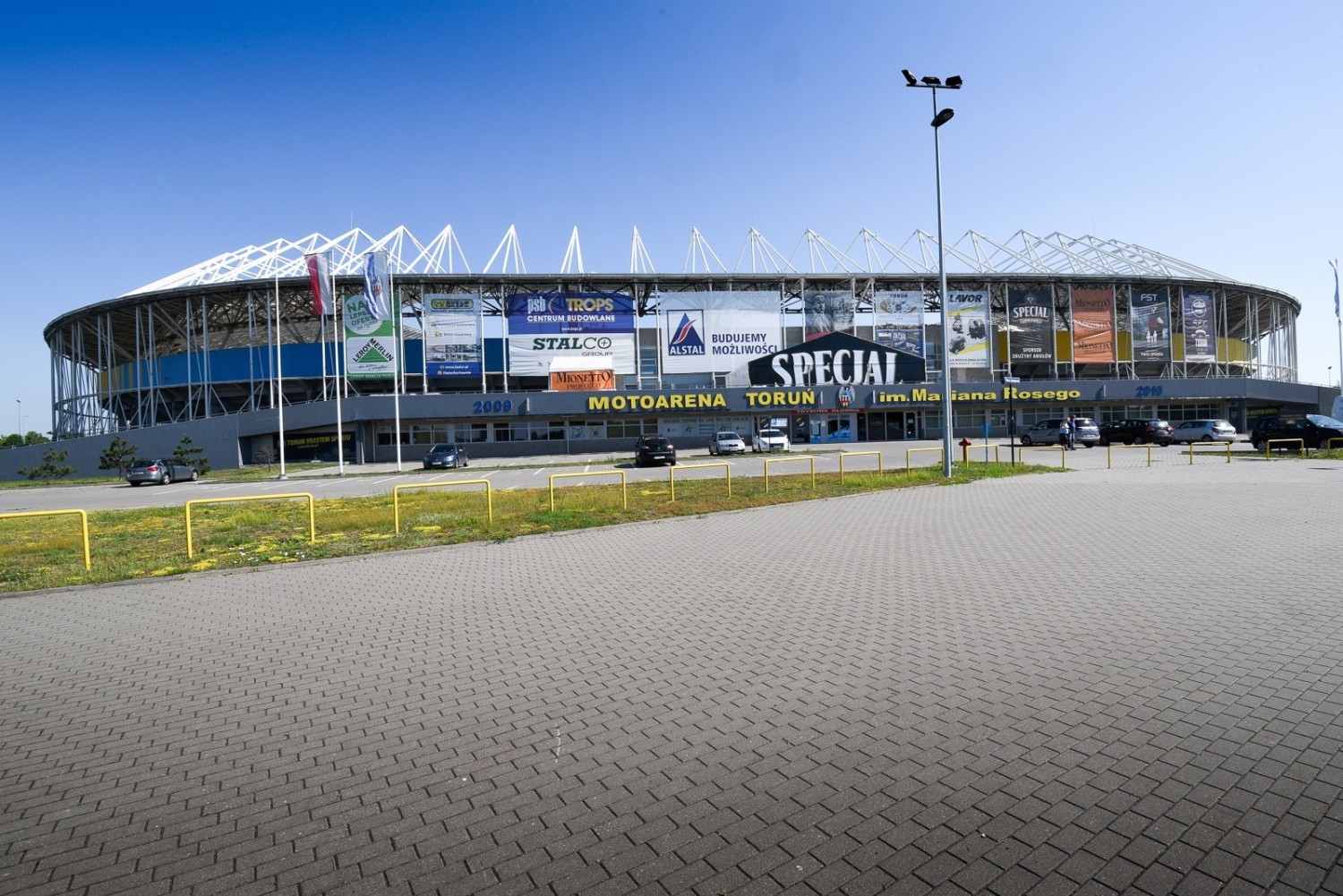 Motoarena powstała w kwietniu 2009 roku po 10 miesiącach budowy, którą wykonała firma Alstal z Inowrocławia