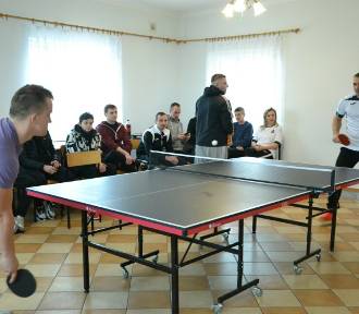 W Płonczynie rywalizowali pingpongiści. 28 zawodników w gminie Wielgie! Zdjęcia 