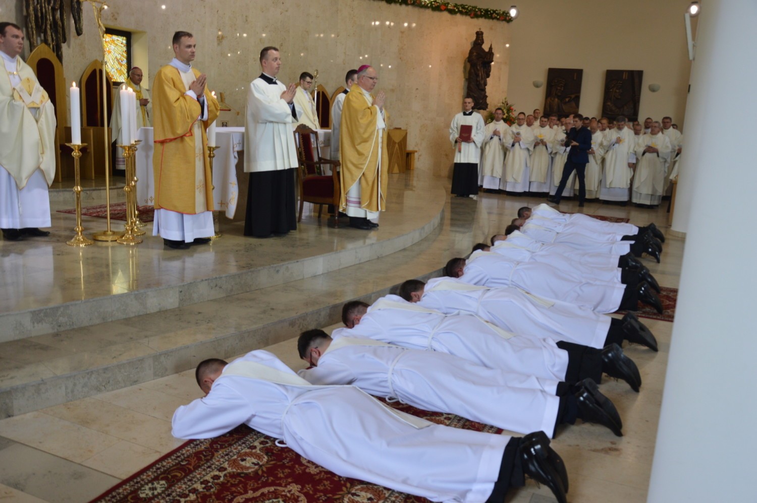 Święcenia kapłańskie w kościele seminaryjnym w Opolu
