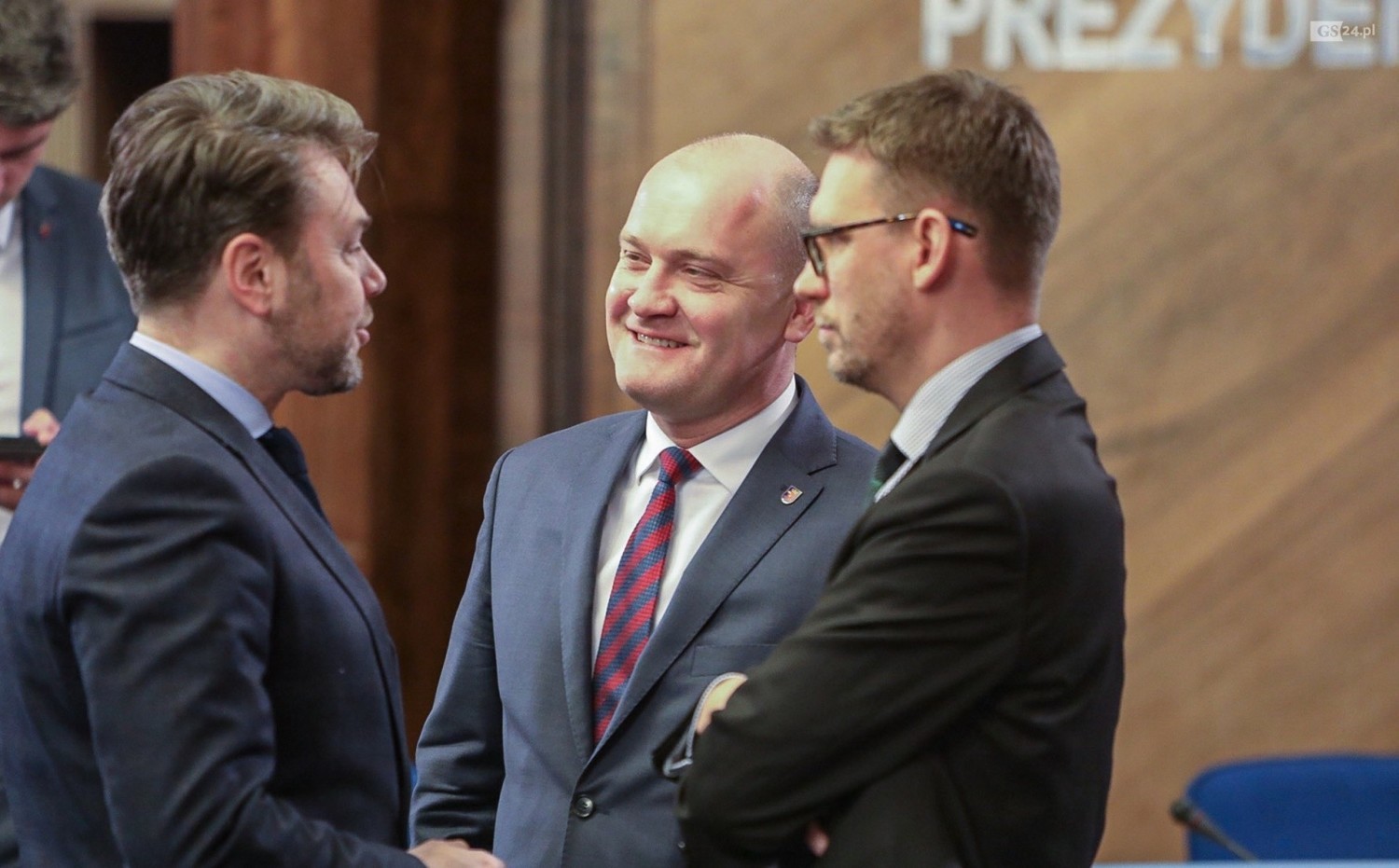 Piotr Krzystek ze swoimi zastępcami przyznają, że budżet na przyszły rok jest trudny, ale realny