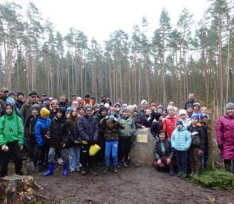 Las upamiętniający Jana Pawła II został posadzony w okolicach Miękowa
