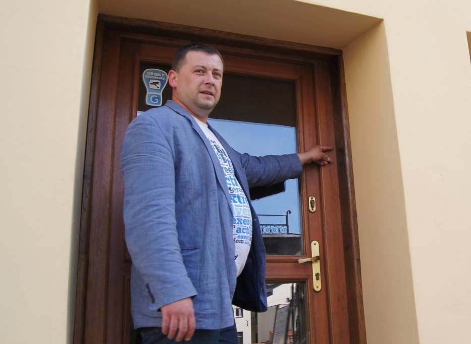 Mezuzę wyrwano z futryny przy wejściu do fundacji Antyschematy 2