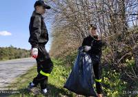 W Brunarach strażacy zebrali 60 worków śmieci