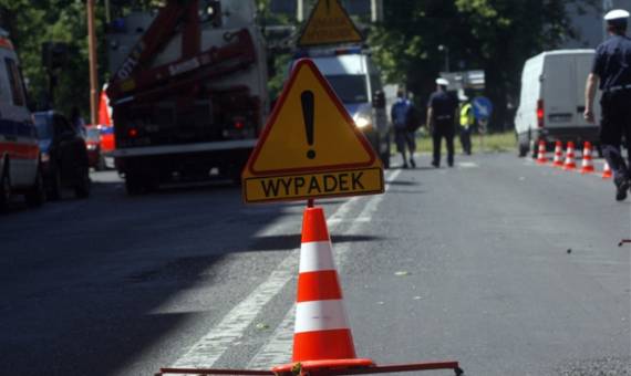 Ciężarówka uderzyła w cztery auta. Dwie osoby trafiły do szptala