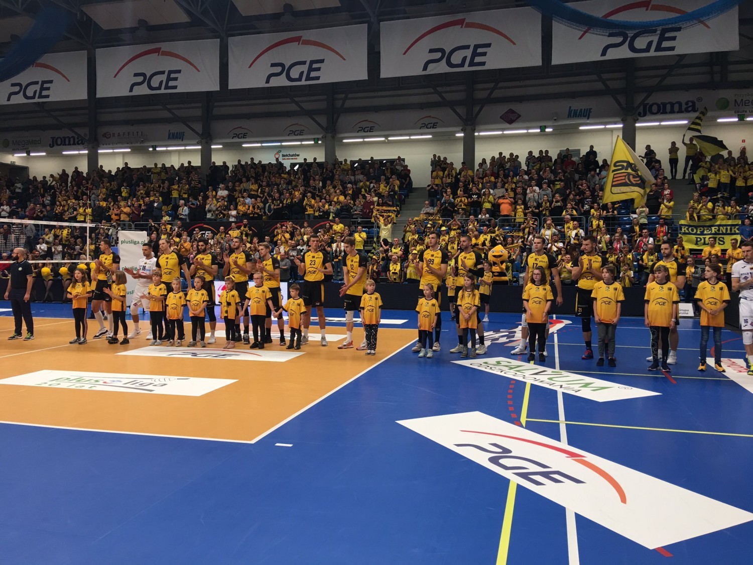 Bełchatów. Sensacyjny wynik w hali "Energia". PGE Skra przegrywa po pięciu setach z Cuprum Lubin