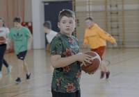 Zajęcia sportowe w gminie Oleśnica – przez zabawę do wyników
