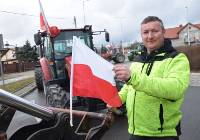 Trwa rolniczy protest w powiecie poddębickim. Blokady potrwają do środy rano ZDJĘCIA
