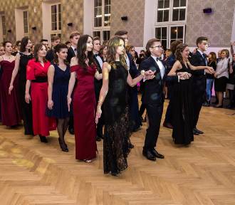 Studniówki 2018 Warszawa. Tak się bawili licealiści w Warszawie i okolicach! [ZDJĘCIA - wszystkie 