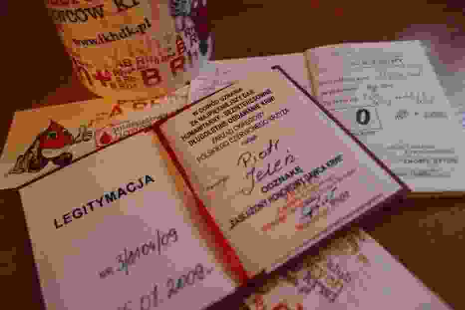 Jednym z miarodajnych dokumentów poświadczających naszą grupę krwi jest książeczka honorowego dawcy krwi
