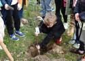 Dzieci z powiatu olkuskiego posadziły drzewa owocowe. III Małopolski Dzień dla Klimatu. Zobacz zdjęcia 