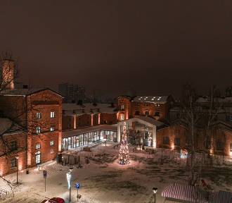 Piękne iluminacje świąteczne Ostrowieckiego Browaru Kultury [ZDJĘCIA Z DRONA]