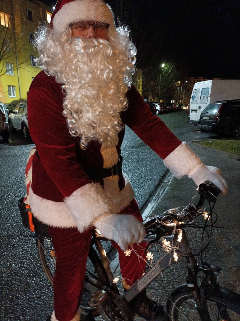 Mikołaj na rowerze