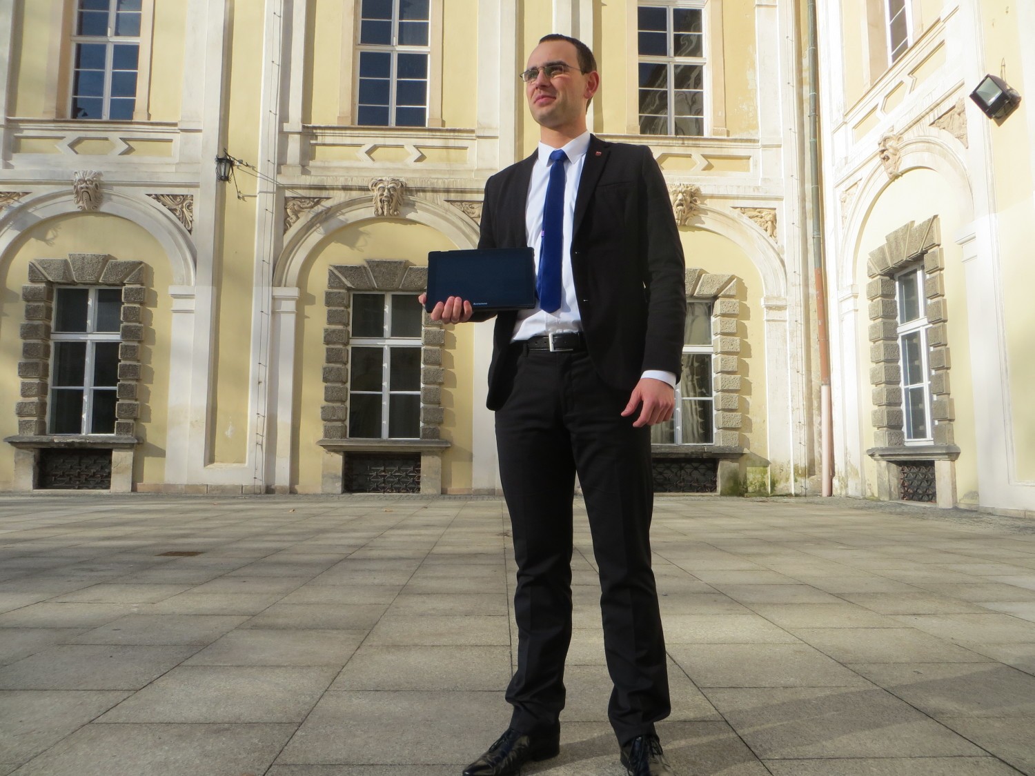 Nasi samorządowcy rapują dla służby zdrowia