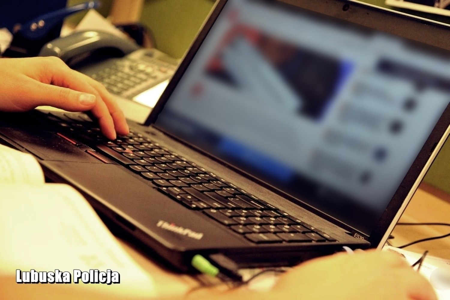 Policja apeluje, aby zarówno sprzedający, jak i kupujący uważali przy internetowych transakcjach