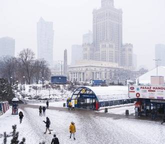 Śnieg w Warszawie i okolicach. IMGW wydaje ostrzeżenia pierwszego stopnia