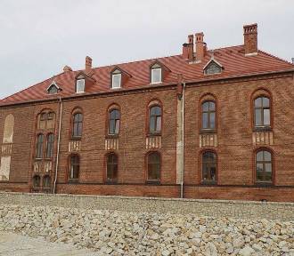 Remont dachu Szkoły Podstawowej nr 1 w Krośnie Odrzańskim zakończony