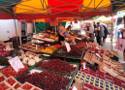 Targowisko przy hali w Piotrkowie. Jakie aktualnie są ceny warzyw i owoców? ZDJĘCIA