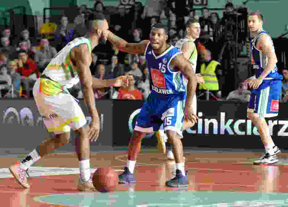 James Washington (nr 15) zastąpi w lubelskiej drużynie swojego rodaka, Douga Wigginsa