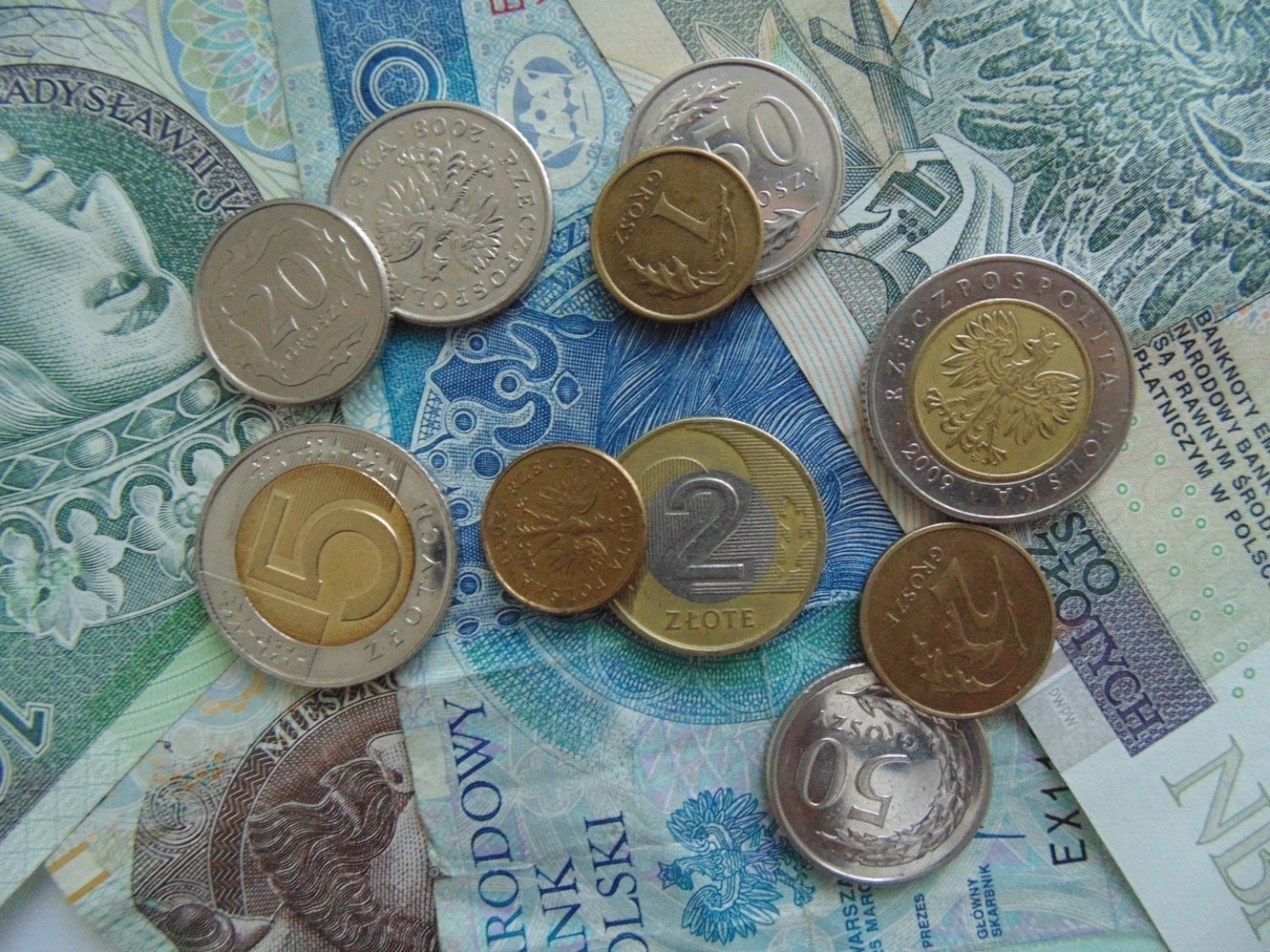 Płaca minimalna co roku stanowi efekt ustaleń członków Rady Dialogu Społecznego, w skład której wchodzą przedstawiciele biznesu, rządu i związków zawodowych