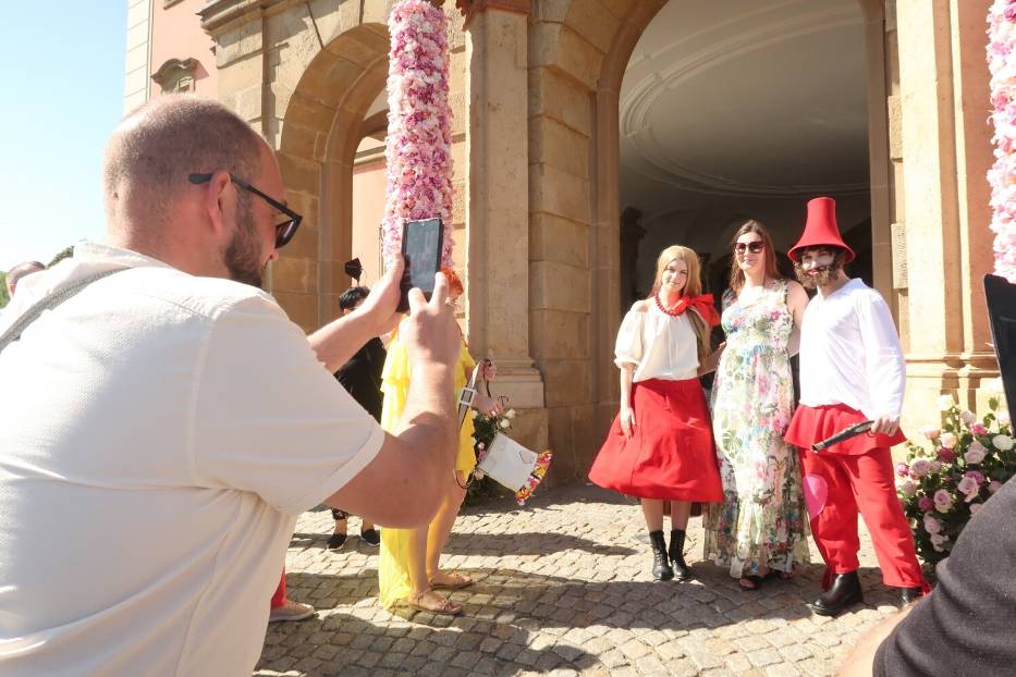 Festiwal Kwiatów i Sztuki w Zamku Książ w Wałbrzychu 2024: Miliony kwiatów, tłumy gości i podróż przez całą Europę - zobaczcie zdjęcia