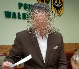 Radny powiatu wałbrzyskiego, dyrektor WOK zatrzymany za jazdę i kolizję po pijanemu 