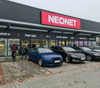 Czarne chmury nad siecią sklepów Neonet? Złożony wniosek sanacyjny i upadłościowy