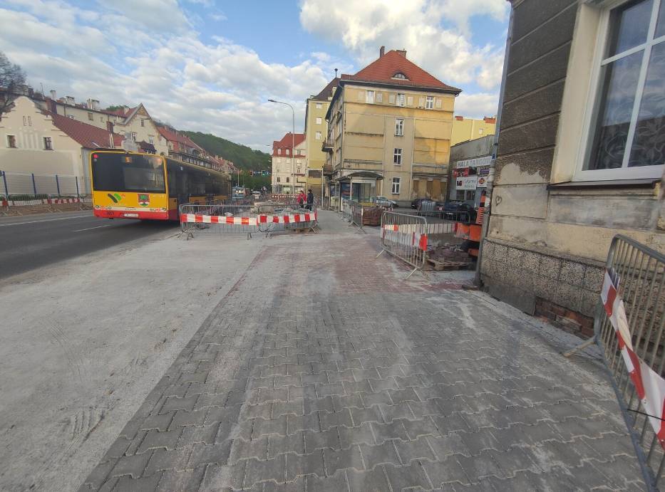 Remont Placu Grunwaldzkiego w Wałbrzychu: Kiedy koniec prac na ul. Wysockiego i co z następnymi etapami?