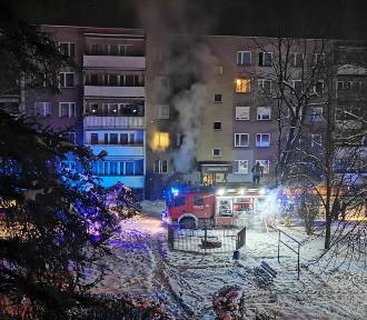 Nocny pożar mieszkania w bloku przy ul. Lwowskiej. Zginęła jedna osoba