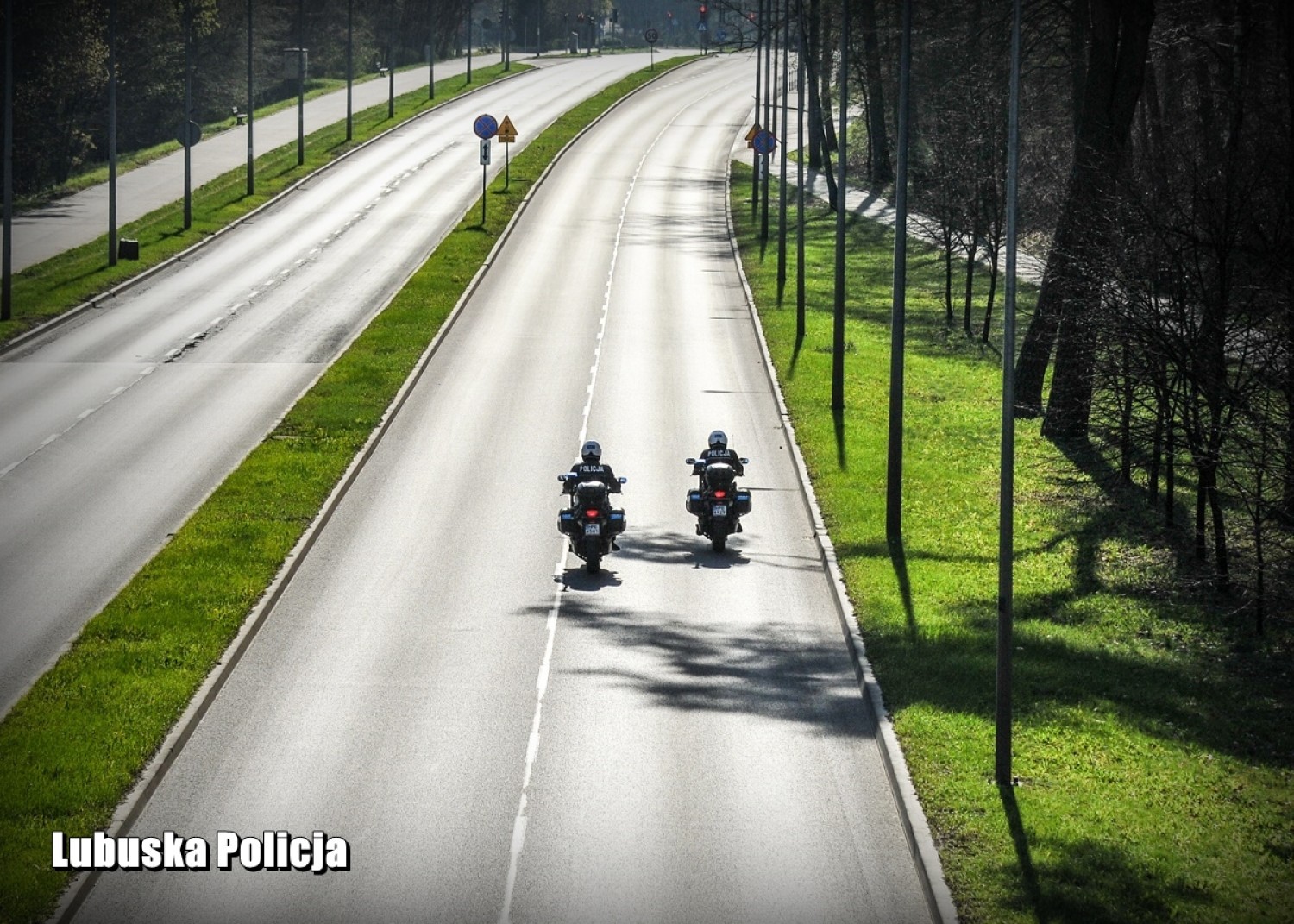 Policja Krosno Odrzańskie. Coraz więcej jednośladów na ulicach. Funkcjonariusze proszą motocyklistów o zachowanie ostrożności na drodze