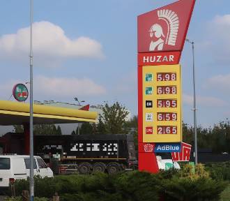 Coraz niższe ceny benzyny i diesla. Ile trzeba zapłacić na stacjach w Radomiu?