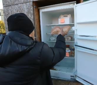 Jadłodzielnia w Radomiu wciąż działa. Mieszkańcy miasta przynoszą świąteczne potrawy