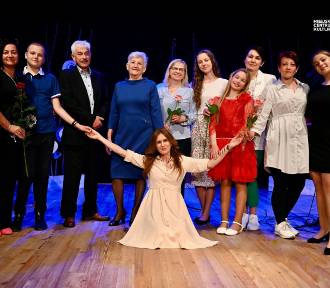 Koncert na Dzień Matki w MCK Tkacz w Tomaszowie „A ja wolę moją mamę…” ZDJĘCIA