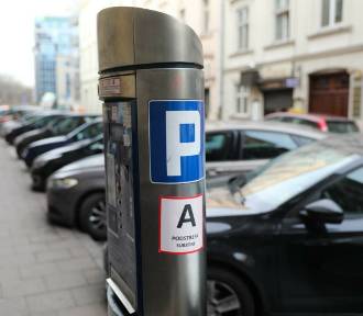 Radni zadecydują o rozszerzeniu strefy płatnego parkowania w Krakowie