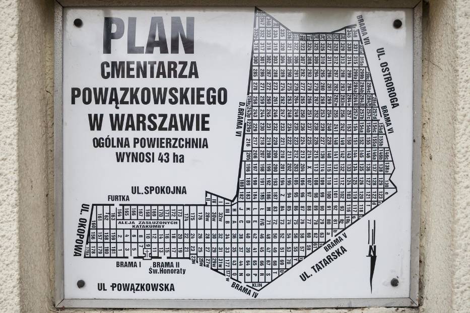 Kto jest pochowany na Powązkach? Mapa Starych Powązek