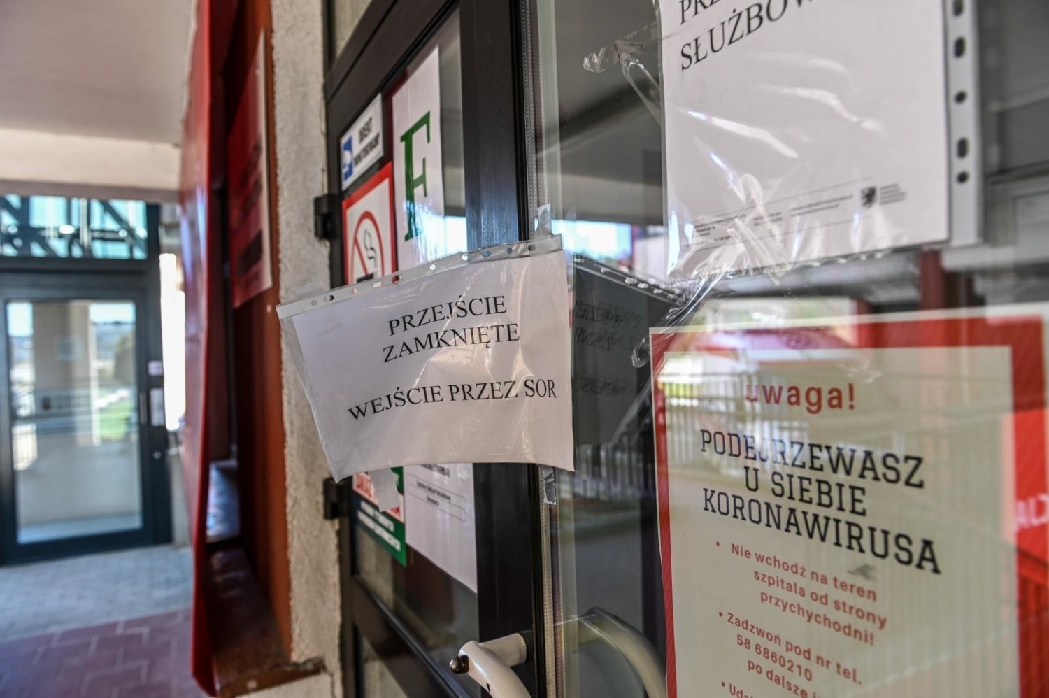 Całkowity lockdown jest brany pod uwage lokalnie w dużych miastach, w których teraz wystepuje najwięcej zakażeń koronawirusem