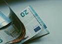 Przed nami Boże Ciało. Jakie kursy walut na długi weekend? Czy warto czekać z wymianą walut do Euro 2024?