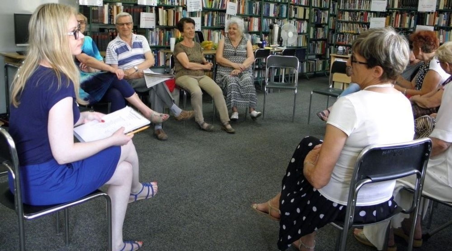 O tolerancji - także na wakacje - debatowano podczas rozmów przy wspólnym stole w Miejsko-Gminnej Bibliotece Publicznej w Busku-Zdroju