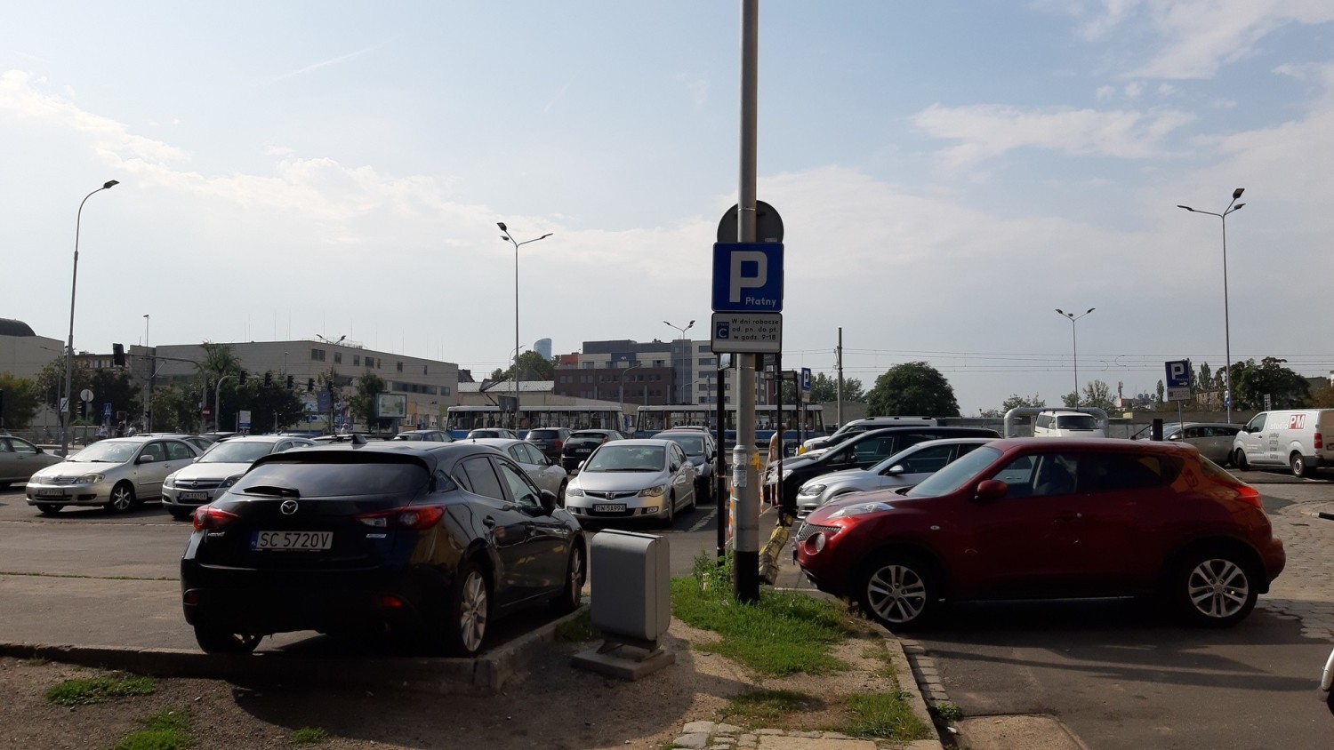 Zaparkował, zapłacił za postój i dostał mandat