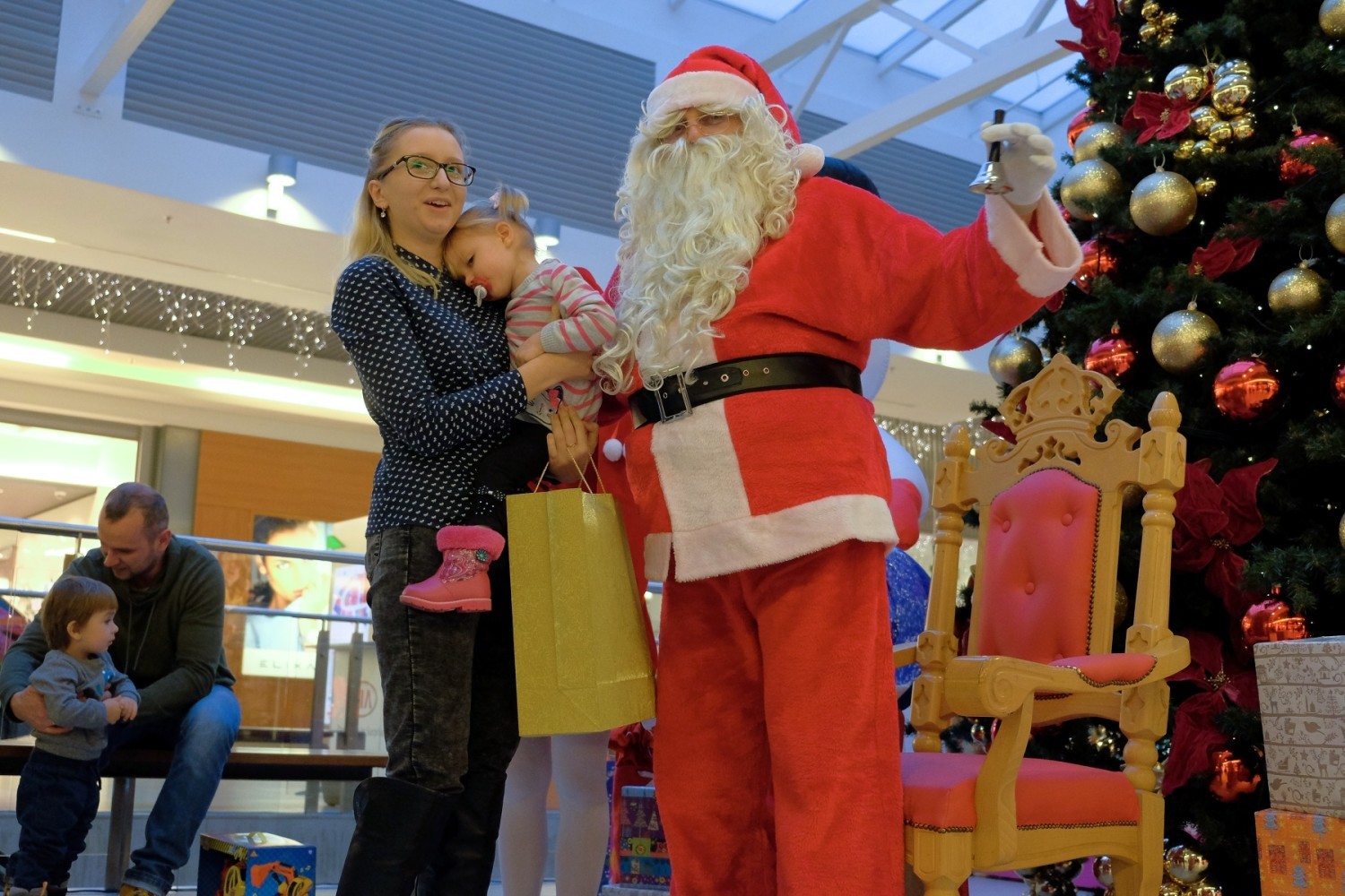 Galerię Sanowa w Przemyślu odwiedził w środę Święty Mikołaj