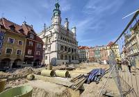 Remont Starego Rynku w Poznaniu trwa od 2021 roku. Na koniec prac jeszcze poczekamy