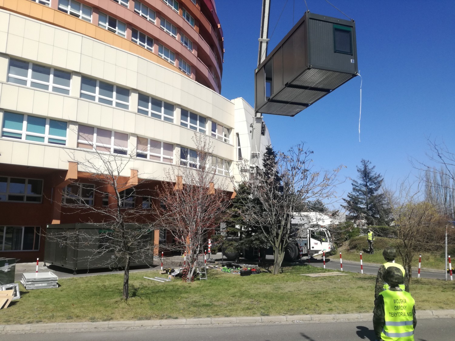 Szpital w Kaliszu. Żołnierze WOT zbudowali polową izbę przyjęć