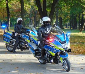 Policjanci drogówki z Oświęcimia otrzymali dwa nowe motocykle
