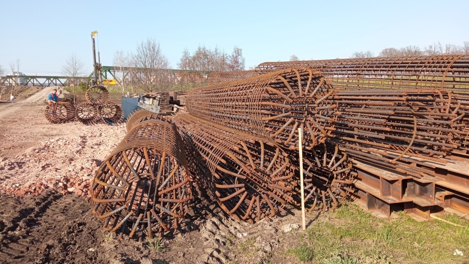 Budowa nowego mostu kolejowego nad Odrą w Opolu - część zaplecza